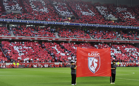 Le banc des joueurs s'invite dans les gradins