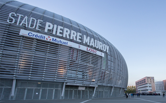Le nom du Stade s'affiche sur la façade !